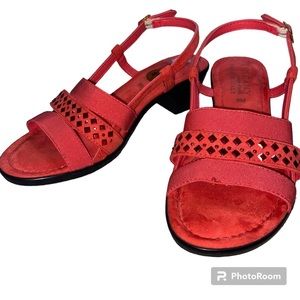 Tuscany Sandals Women’s 8W Coral Red Easy Street Buckle Closure Small Heel